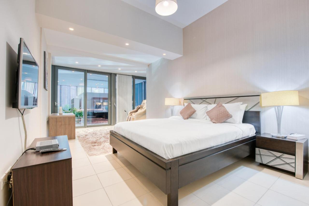 Maison Privee - Big, Bright, Luxury Marina Views Apt Next To Beach ดูไบ ภายนอก รูปภาพ
